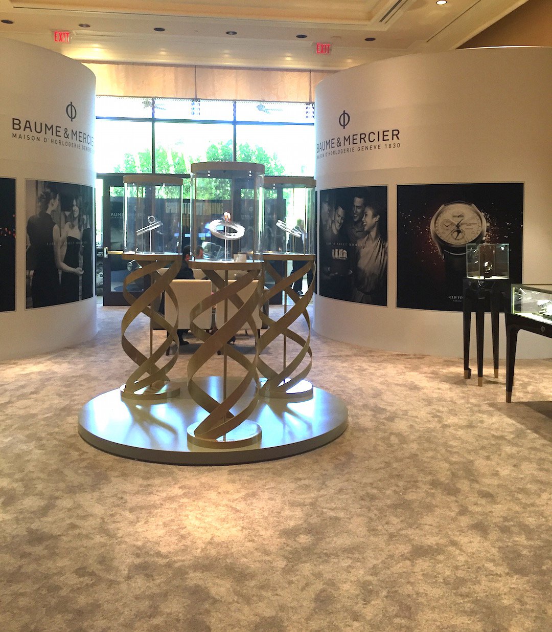 At CoutureTime, brands took over entire ballrooms to showcase their newest watch replica es replica. 