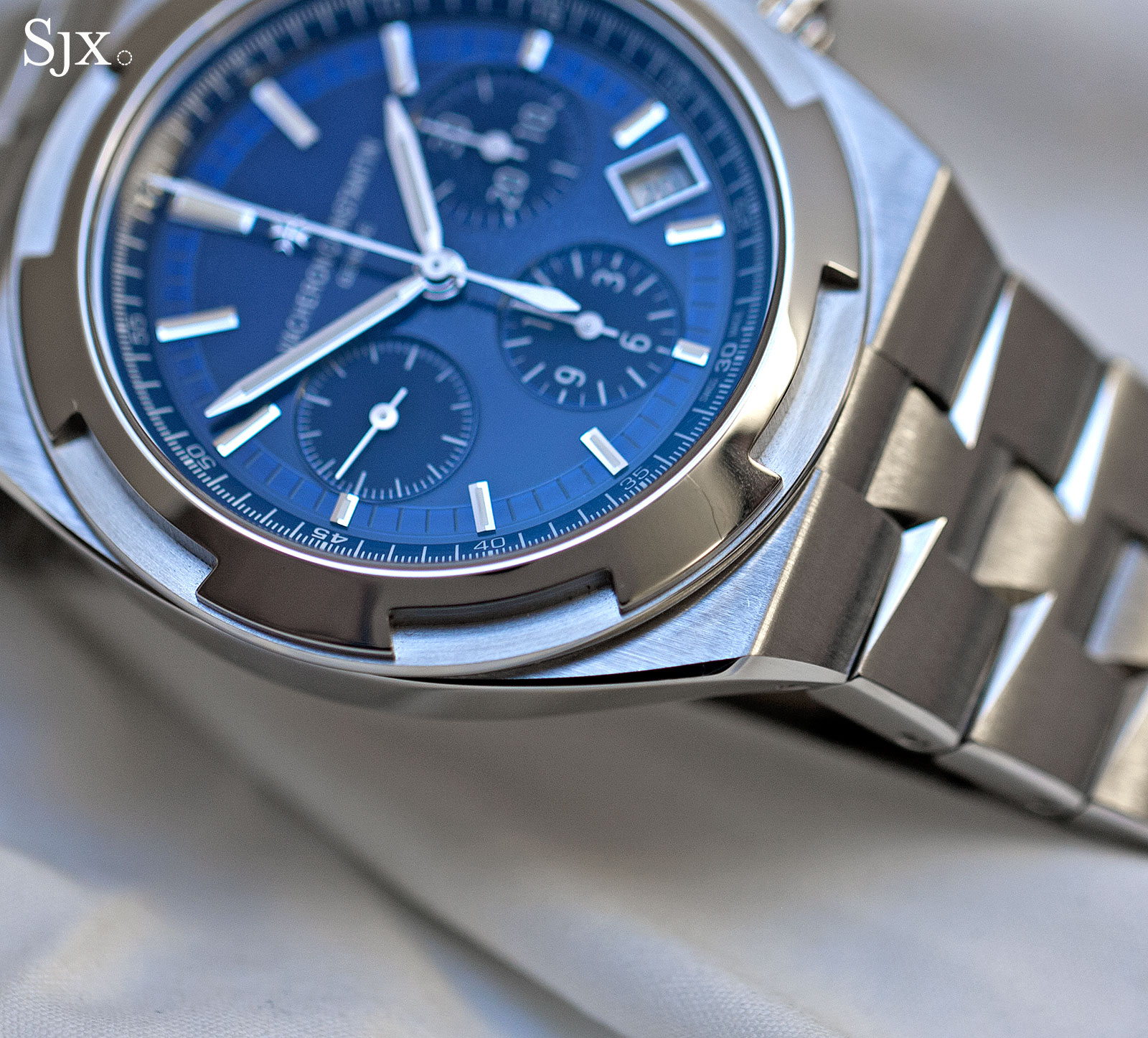 Vacheron Constantin Overseas Chronograph 5500V 1